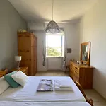 My Charming Flat - Sea Front View Lejlighed